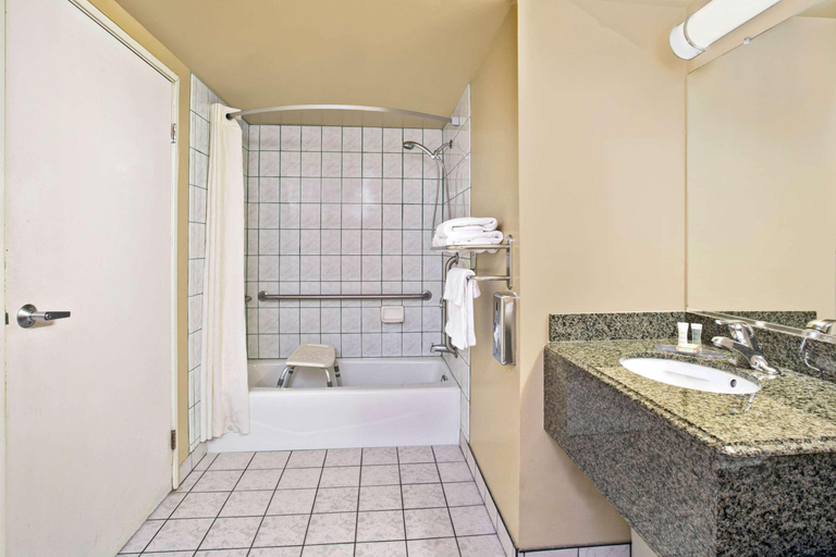 Bathroom 4, Skyways Hotel (Do not use), Los Angeles