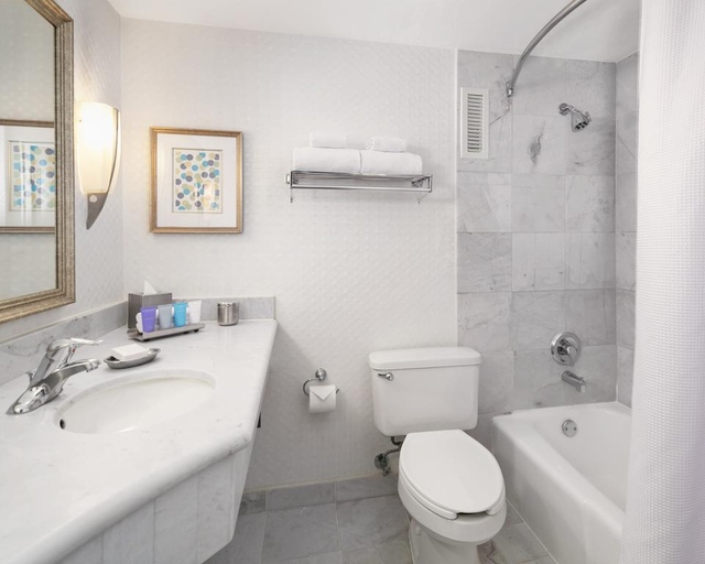Bathroom 4, Belamar Hotel Manhattan Beach, Tapestry Collection by Hilton, Los Angeles