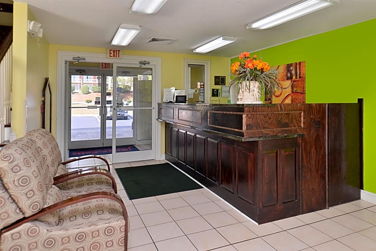 Public Area 2, Douglas Inn And Suites, Bradley