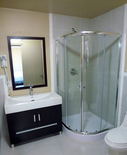 Bathroom 4, Royal Lodge, Division No. 11