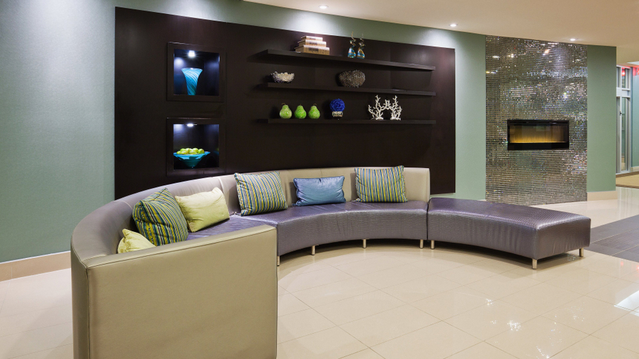 Public Area 3, DoubleTree by Hilton Pointe Claire Montreal Airpor, Montréal