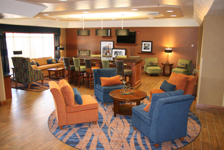 Public Area 2, Hampton Inn Hutchinson, Reno