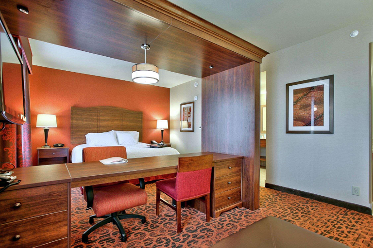 Bedroom 3, Hampton Inn and Suites Scottsdale at Talking Stick, Maricopa