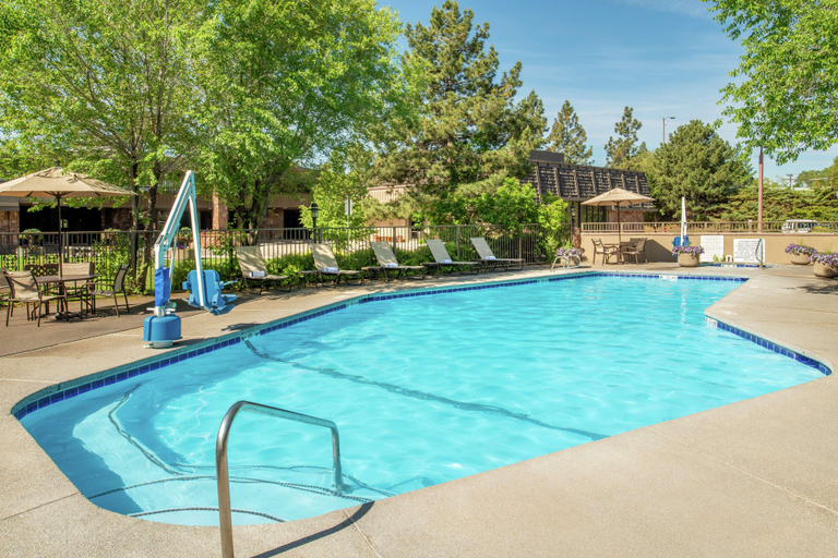 Sport & Beauty 2, DoubleTree by Hilton Hotel Missoula Edgewater, Missoula