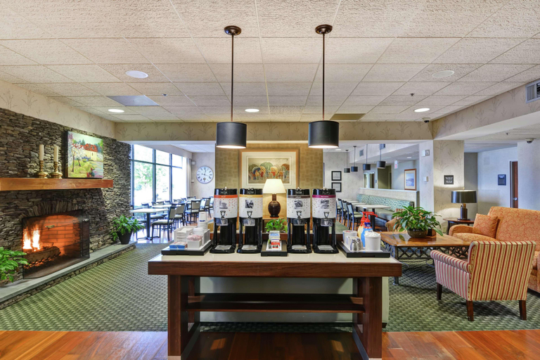 Food & Drinks 5, Hampton Inn Bloomsburg, Columbia