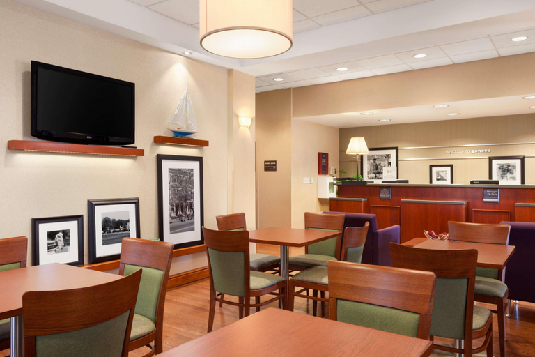 Public Area 2, Hampton Inn Geneva, Ontario