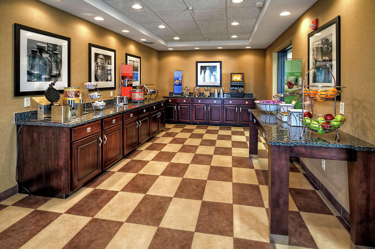 Food & Drinks 4, Hampton Inn Laporte, LaPorte