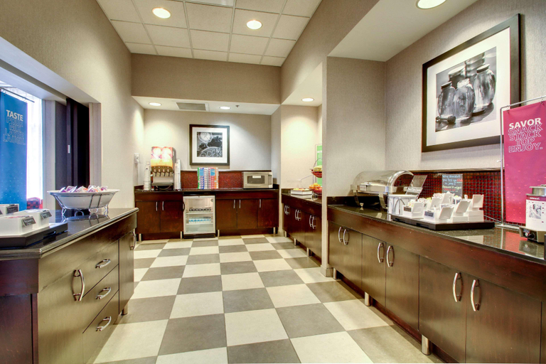 Food & Drinks 5, Hampton Inn Birmingham/Leeds, AL, Jefferson