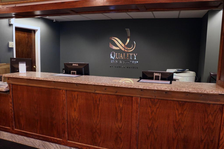 Public Area 2, Quality Inn & Suites Palm Island Indoor Waterpark, Genesee