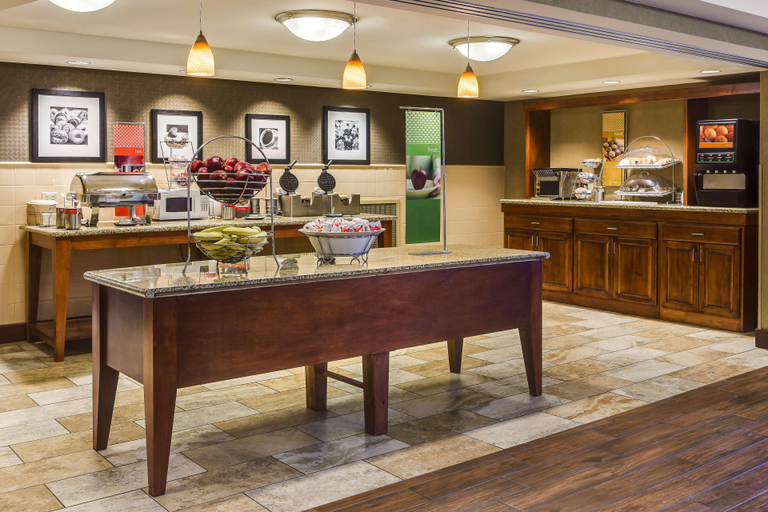 Food & Drinks 5, Hampton Inn Dubuque, Dubuque