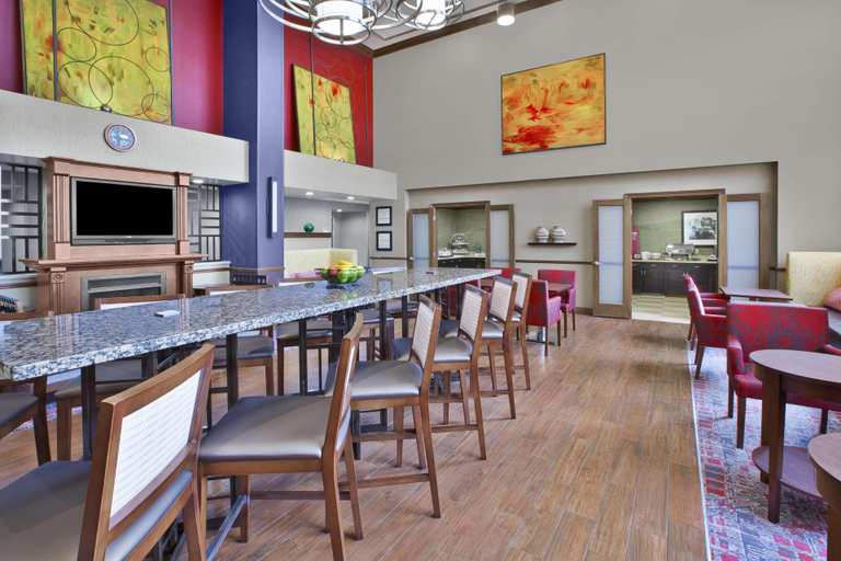 Public Area 2, Hampton Inn & Suites Springboro/Dayton Area South, Warren