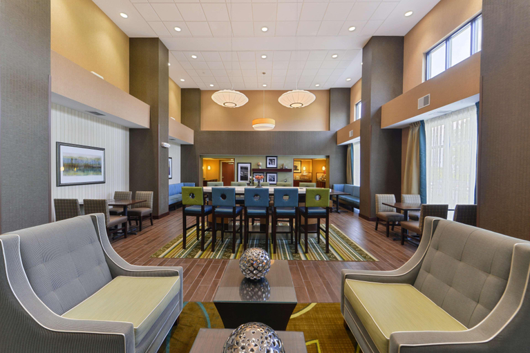 Public Area 2, Hampton Inn & Suites St. Louis-Edwardsville, Madison