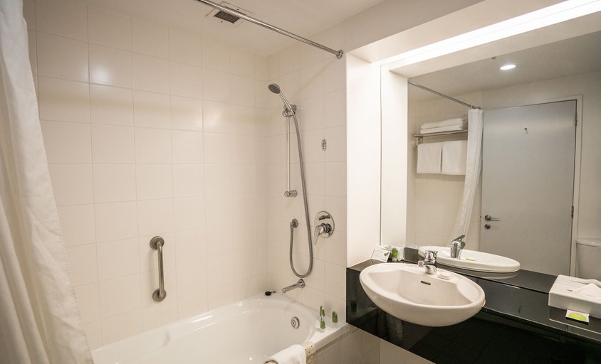 Bathroom 5, Scenic Hotel Te Pania, Napier