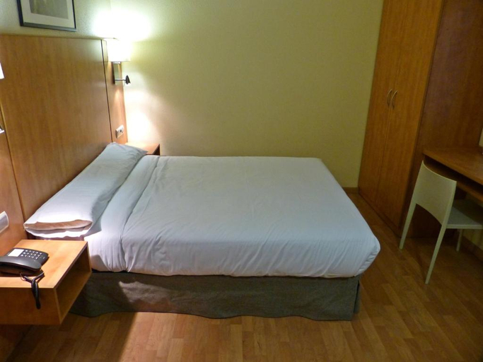 Bedroom 3, Hotel Avenida, Zaragoza
