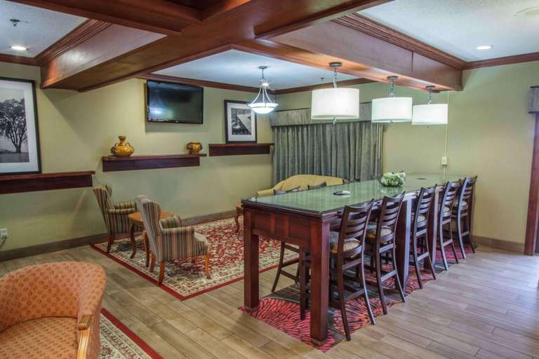 Public Area 2, Hampton Inn South Haven, Van Buren