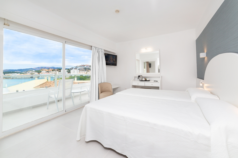 Bedroom, Sky Senses Don't use, Baleares
