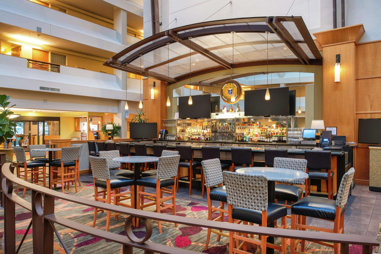 Food & Drinks 5, DoubletreeSuites Hilton Seattle AirportSouthcenter, Tukwila