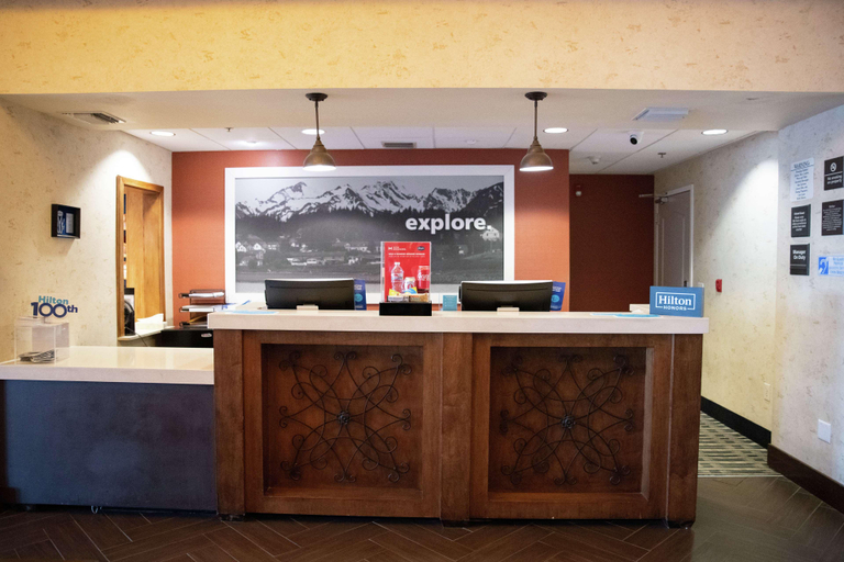 Public Area 2, Hampton Inn & Suites Fresno, Fresno