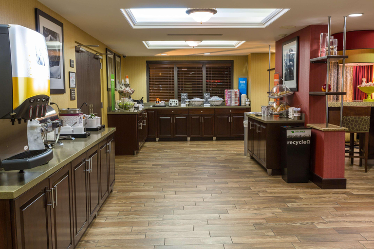 Food & Drinks 5, Hampton Inn Washington, Beaufort