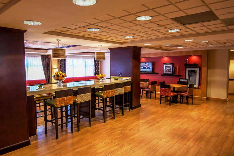 Food & Drinks 5, Hampton Inn Groton, New London