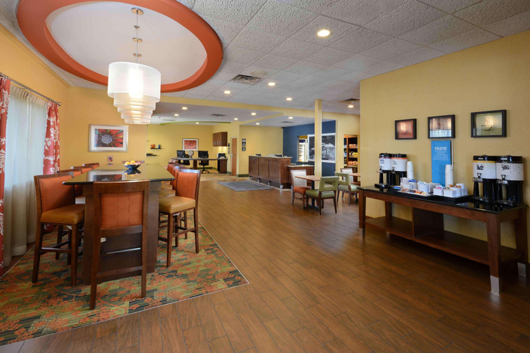 Food & Drinks 5, Hampton Inn By Hilton Fayetteville Fort Bragg, Cumberland