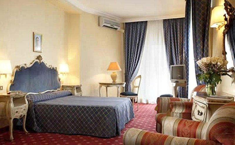 Bedroom, Hotel Eliseo, Rome
