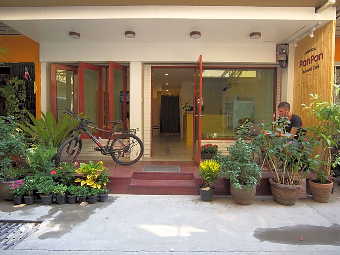 Exterior & Views 4, PanPan Hostel Bangkok, Bang Rak