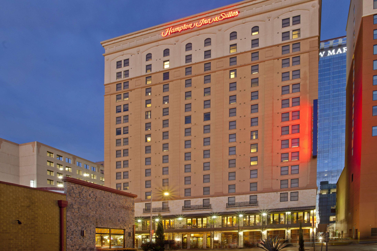 Exterior & Views 2, Hampton Inn & Suites Austin-Downtown/Convention Ce, Travis