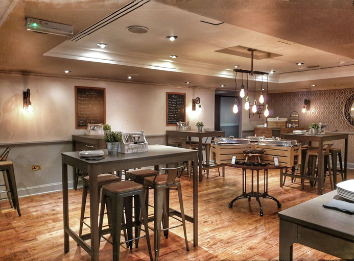 Food & Drinks 5, Hilton London Watford, Hertfordshire