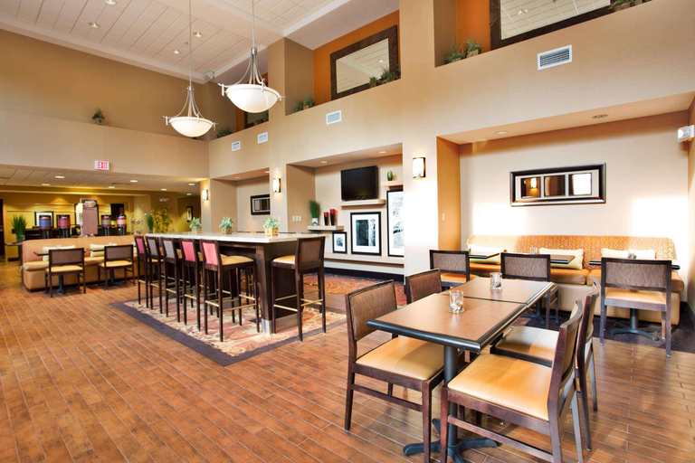 Food & Drinks 5, Hampton Inn & Suites Laurel, Jones