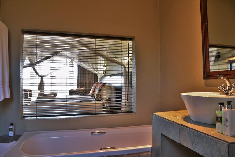 Bathroom 4, Mjejane River Lodge, Ehlanzeni