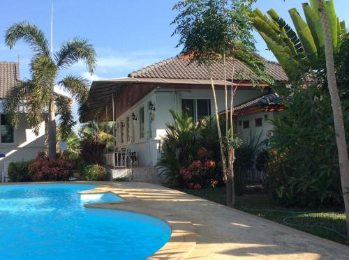 Nuch's Apple Guest House, Si Bun Ruang