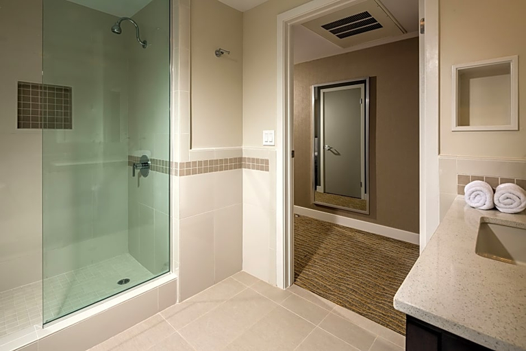 Bathroom 4, Aventura Hotel, Los Angeles