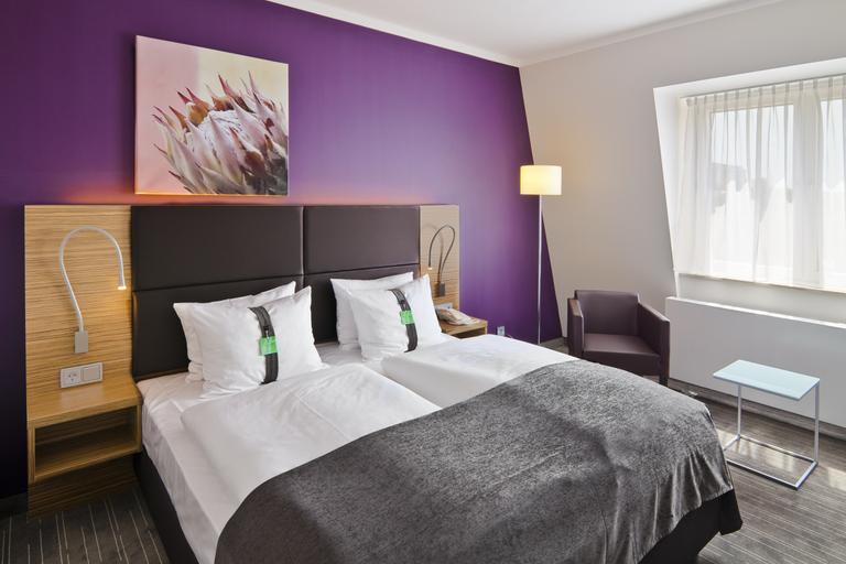 Bedroom 2, Willow Hotel Restaurant, Saalekreis