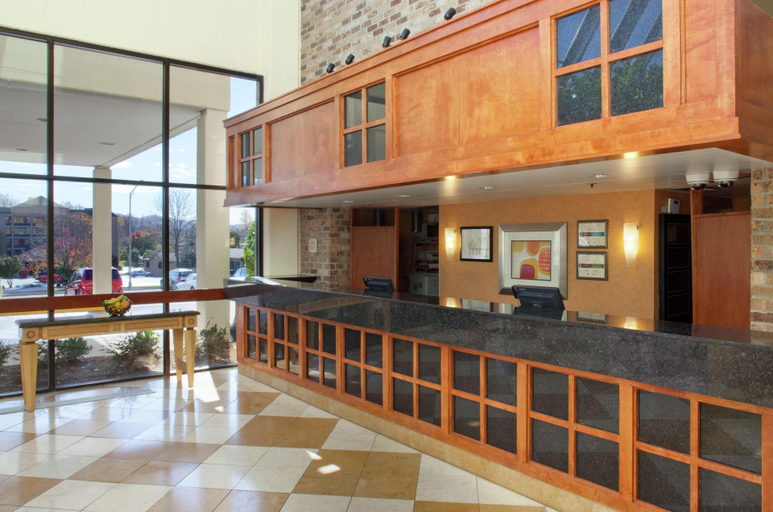 Public Area, DoubleTree by Hilton Hotel Oak Ridge - Knoxville, Anderson