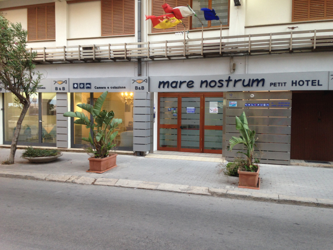 Exterior & Views 2, Mare Nostrum Petit Hôtel, Ragusa