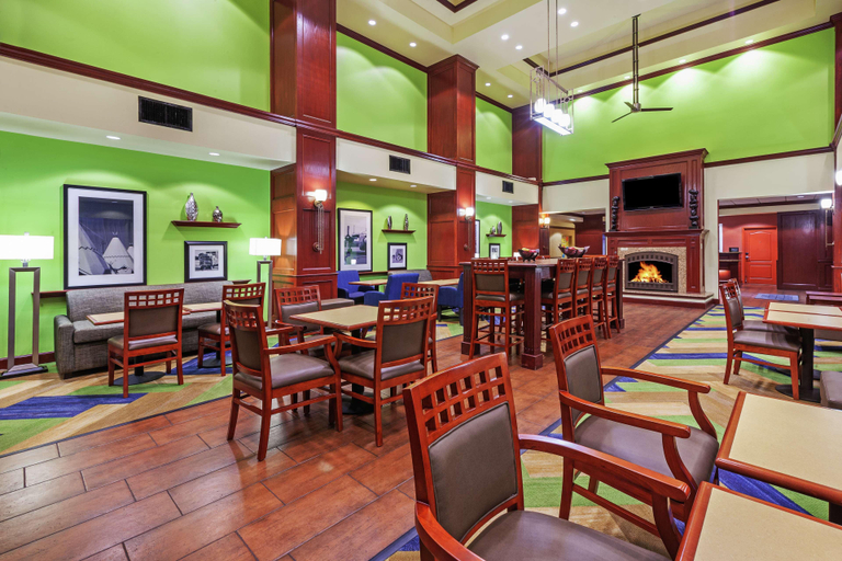 Food & Drinks 5, Hampton Inn & Suites Tulsa North/Owasso, Tulsa