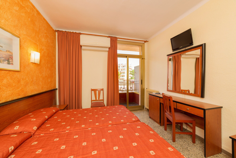 Bedroom 3, Continental, Girona