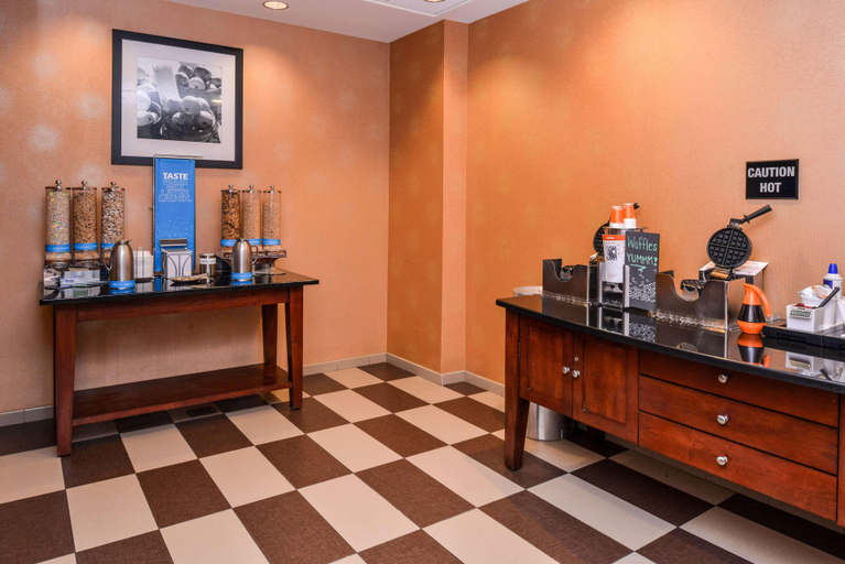 Public Area 3, Hampton Inn & Suites Plymouth, Plymouth