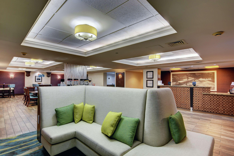 Public Area 2, Hampton Inn Portsmouth Central, Rockingham