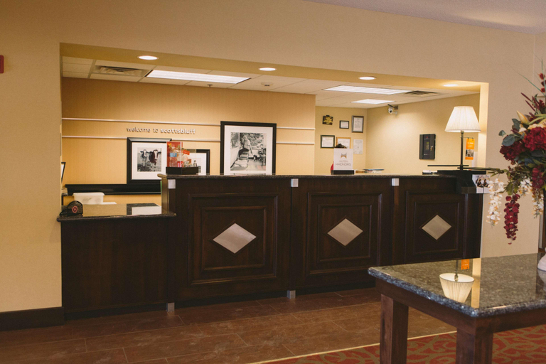 Public Area 3, Hampton Inn & Suites Scottsbluff Conference Center, Scotts Bluff