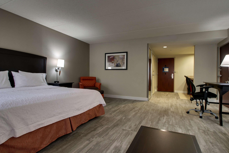 Bedroom 4, Hampton Inn & Suites Spartanburg-I26-Westgate Mall, Spartanburg