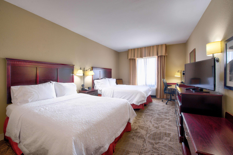 Bedroom 3, Hampton Inn Baton Rouge - Denham Springs , Livingston