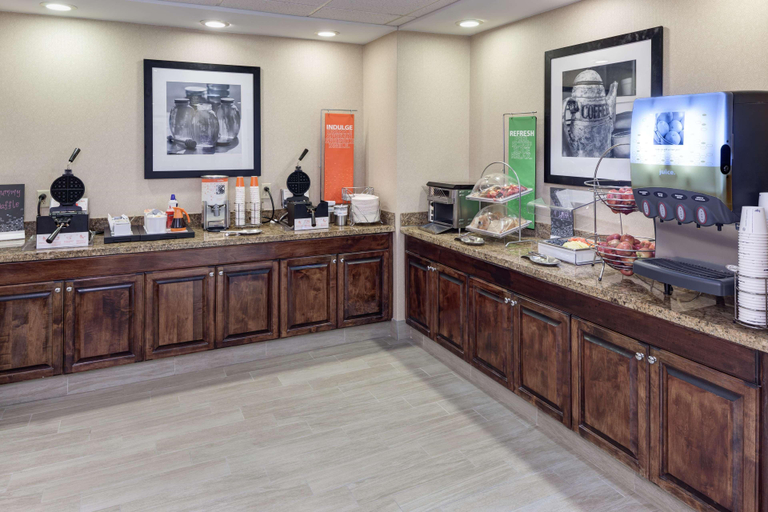 Public Area 2, Hampton Inn & Suites Dothan, Houston