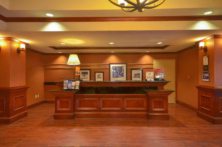 Public Area 2, Hampton Inn Bryant, Saline