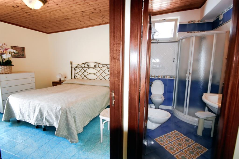 Bedroom 2, La Certosa Hotel, Napoli
