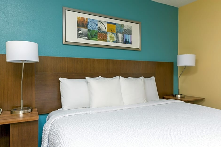 Bedroom 2, Fairfield Inn & Suites Kansas City Lee's Summit, Kansas City