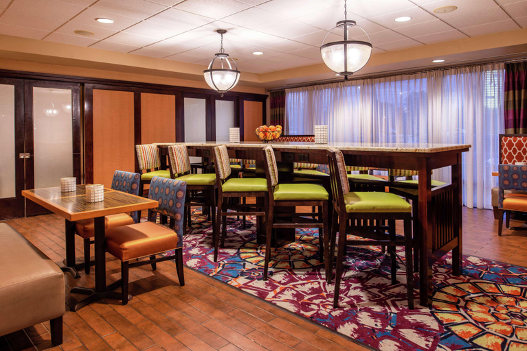 Food & Drinks 5, Hampton Inn Albuquerque-University/Midtown, Bernalillo