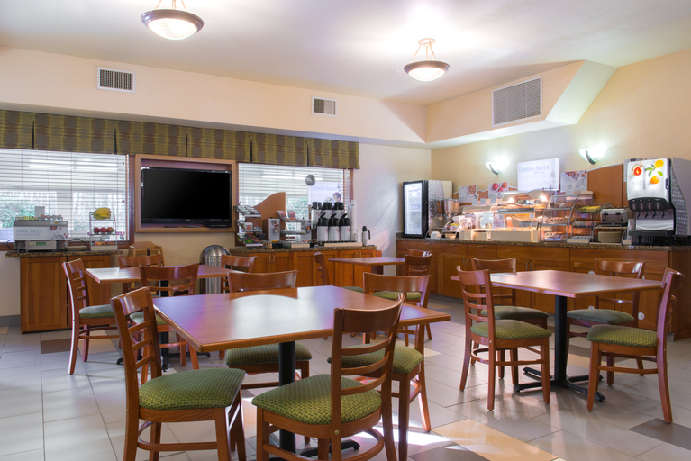 Food & Drinks 5, Holiday Inn Express & Suites Burlington By IHG, Skagit