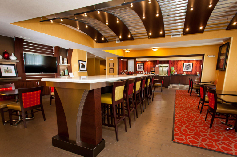 Food & Drinks, Hampton Inn & Suites Sacramento-Cal Expo, Sacramento
